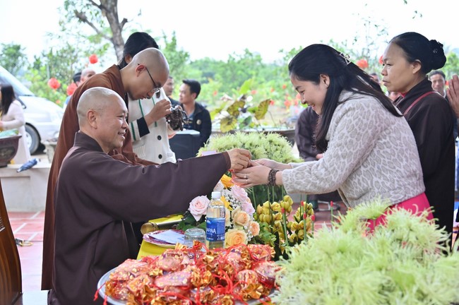 Preaching dharma at Bich Thuong pagoda and TayKhanh pagoda in the eighth day of propagation trip in the Northern