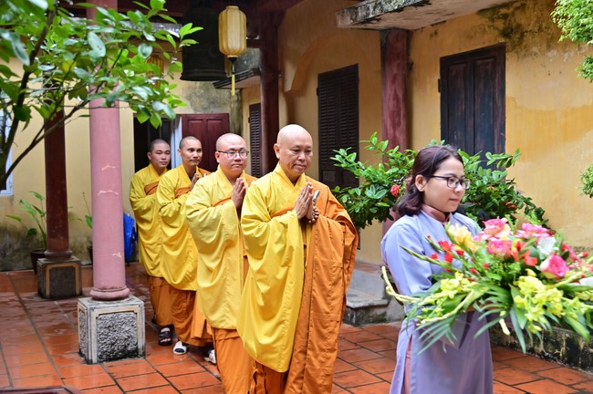 Preaching dharma at Bich Thuong pagoda and TayKhanh pagoda in the eighth day of propagation trip in the Northern