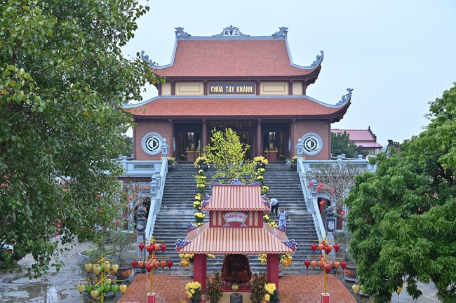 Preaching dharma at Bich Thuong pagoda and TayKhanh pagoda in the eighth day of propagation trip in the Northern