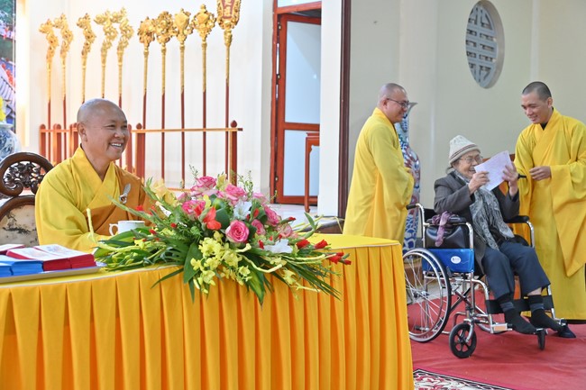 Preaching dharma at Bich Thuong pagoda and TayKhanh pagoda in the eighth day of propagation trip in the Northern