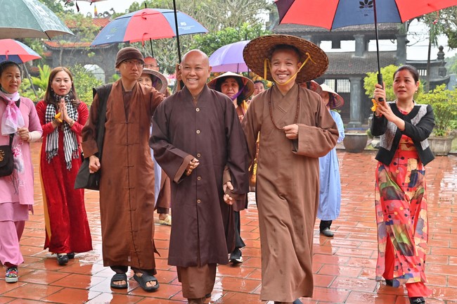 Preaching dharma at Bich Thuong pagoda and TayKhanh pagoda in the eighth day of propagation trip in the Northern
