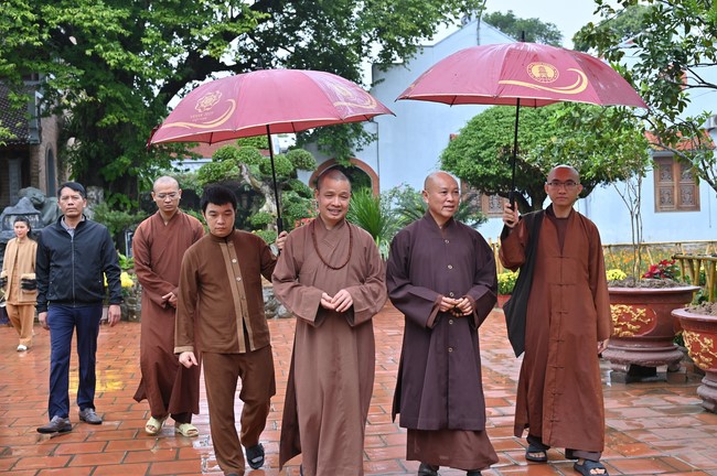 Preaching dharma at Bich Thuong pagoda and TayKhanh pagoda in the eighth day of propagation trip in the Northern