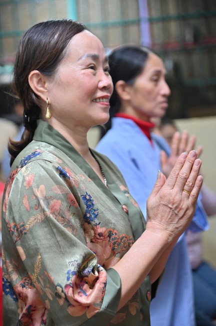 Ngày thứ chín, chuyến Phật sự miền Bắc, giảng pháp tại chùa Đống Cao – chùa Càn Môn