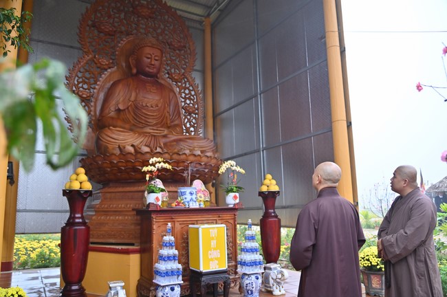 Ngày thứ chín, chuyến Phật sự miền Bắc, giảng pháp tại chùa Đống Cao – chùa Càn Môn