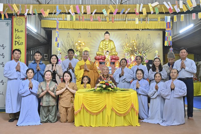 Ngày thứ chín, chuyến Phật sự miền Bắc, giảng pháp tại chùa Đống Cao – chùa Càn Môn