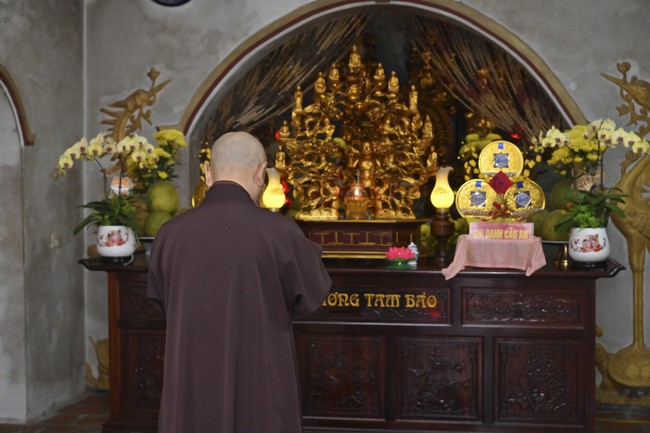 Ngày thứ chín, chuyến Phật sự miền Bắc, giảng pháp tại chùa Đống Cao – chùa Càn Môn