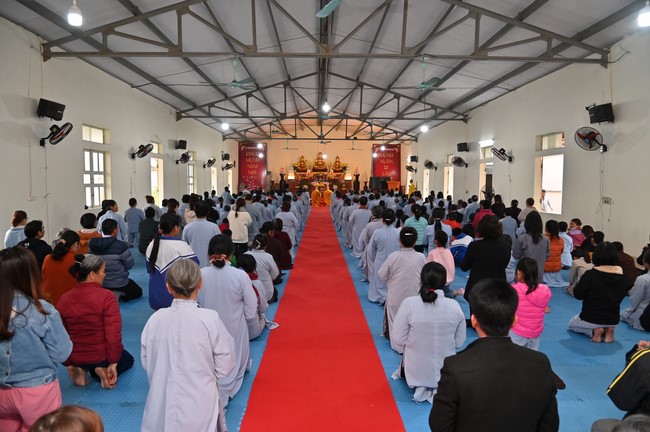 Ngày thứ chín, chuyến Phật sự miền Bắc, giảng pháp tại chùa Đống Cao – chùa Càn Môn