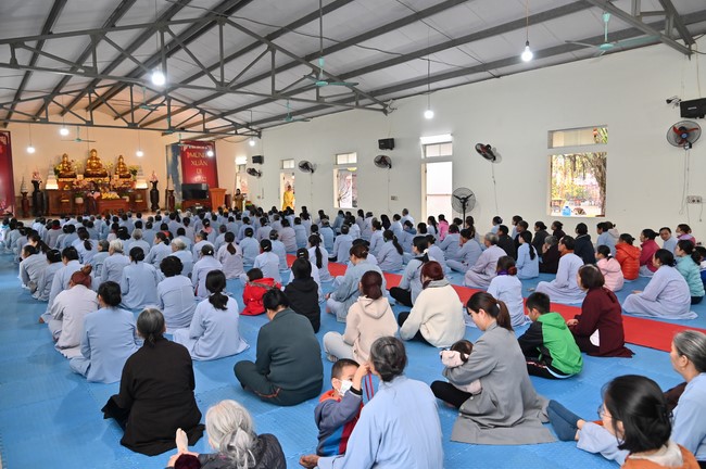 Ngày thứ chín, chuyến Phật sự miền Bắc, giảng pháp tại chùa Đống Cao – chùa Càn Môn