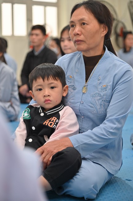 Ngày thứ chín, chuyến Phật sự miền Bắc, giảng pháp tại chùa Đống Cao – chùa Càn Môn