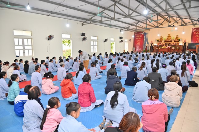 Ngày thứ chín, chuyến Phật sự miền Bắc, giảng pháp tại chùa Đống Cao – chùa Càn Môn