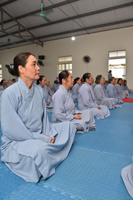 Ngày thứ chín, chuyến Phật sự miền Bắc, giảng pháp tại chùa Đống Cao – chùa Càn Môn