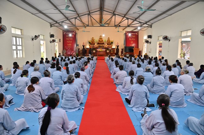 Ngày thứ chín, chuyến Phật sự miền Bắc, giảng pháp tại chùa Đống Cao – chùa Càn Môn