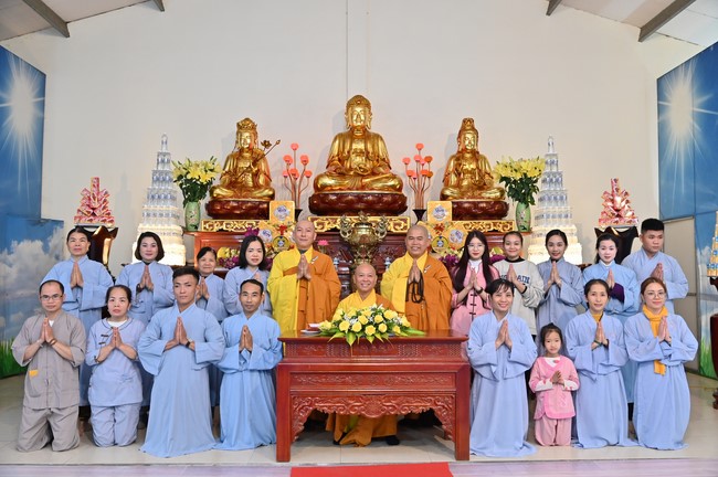 Ngày thứ chín, chuyến Phật sự miền Bắc, giảng pháp tại chùa Đống Cao – chùa Càn Môn