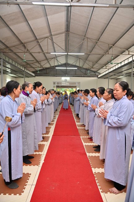 Ngày thứ chín, chuyến Phật sự miền Bắc, giảng pháp tại chùa Đống Cao – chùa Càn Môn