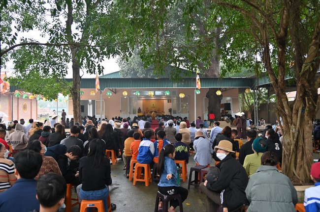 Ngày thứ chín, chuyến Phật sự miền Bắc, giảng pháp tại chùa Đống Cao – chùa Càn Môn