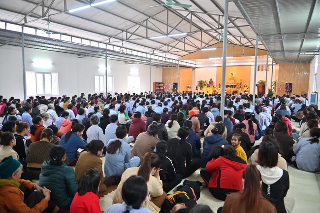 Ngày thứ chín, chuyến Phật sự miền Bắc, giảng pháp tại chùa Đống Cao – chùa Càn Môn