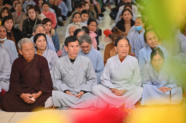 Ngày thứ chín, chuyến Phật sự miền Bắc, giảng pháp tại chùa Đống Cao – chùa Càn Môn