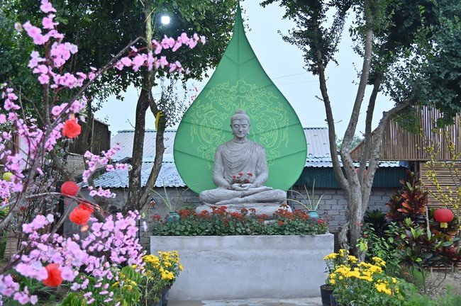 Ngày thứ chín, chuyến Phật sự miền Bắc, giảng pháp tại chùa Đống Cao – chùa Càn Môn