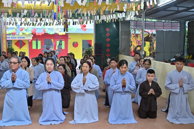 Ngày thứ chín, chuyến Phật sự miền Bắc, giảng pháp tại chùa Đống Cao – chùa Càn Môn