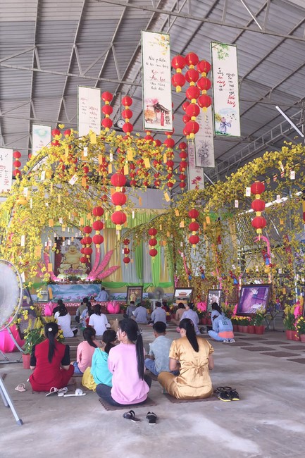 Peace praying ceremony at Hoang Phap Cambodia Temple  in the new year