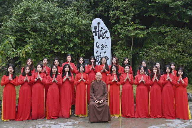 Preaching dharma at Co Am pagoda, Tu Phap pagoda, and Phuc Hai   pagoda in the tenth day of propagation trip in the Northern
