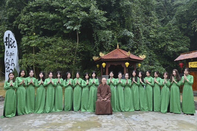 Preaching dharma at Co Am pagoda, Tu Phap pagoda, and Phuc Hai   pagoda in the tenth day of propagation trip in the Northern