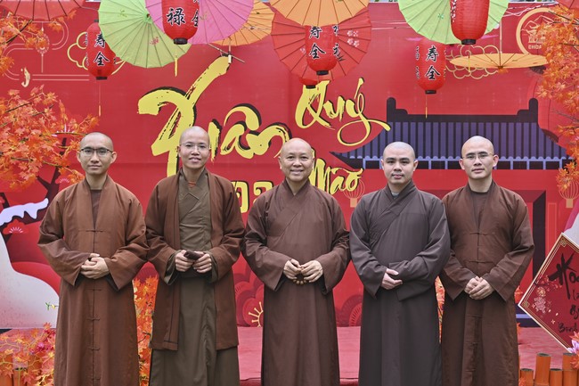 Preaching dharma at Co Am pagoda, Tu Phap pagoda, and Phuc Hai   pagoda in the tenth day of propagation trip in the Northern