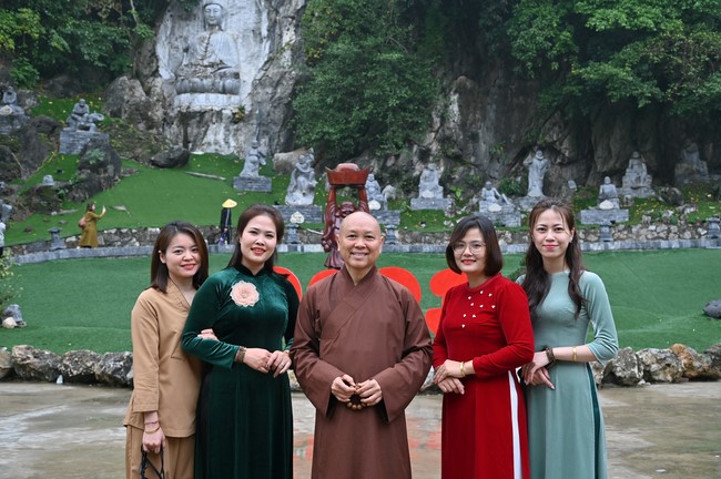 Preaching dharma at Co Am pagoda, Tu Phap pagoda, and Phuc Hai   pagoda in the tenth day of propagation trip in the Northern