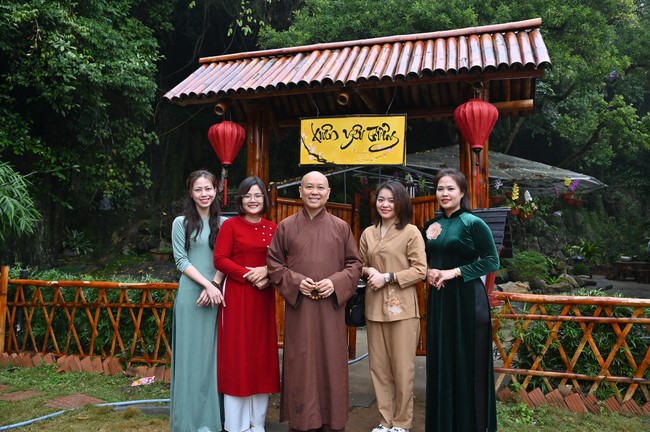 Preaching dharma at Co Am pagoda, Tu Phap pagoda, and Phuc Hai   pagoda in the tenth day of propagation trip in the Northern