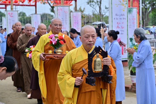 Preaching dharma at Co Am pagoda, Tu Phap pagoda, and Phuc Hai   pagoda in the tenth day of propagation trip in the Northern
