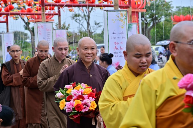 Preaching dharma at Co Am pagoda, Tu Phap pagoda, and Phuc Hai   pagoda in the tenth day of propagation trip in the Northern