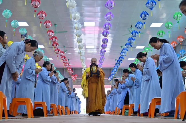 Preaching dharma at Co Am pagoda, Tu Phap pagoda, and Phuc Hai   pagoda in the tenth day of propagation trip in the Northern
