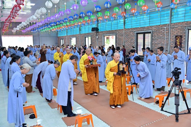 Preaching dharma at Co Am pagoda, Tu Phap pagoda, and Phuc Hai   pagoda in the tenth day of propagation trip in the Northern