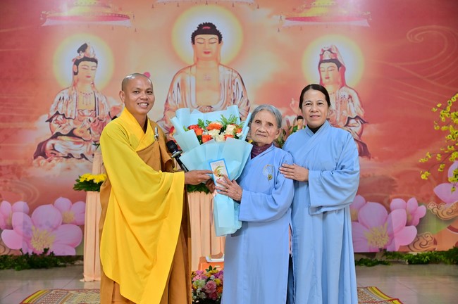 Preaching dharma at Co Am pagoda, Tu Phap pagoda, and Phuc Hai   pagoda in the tenth day of propagation trip in the Northern
