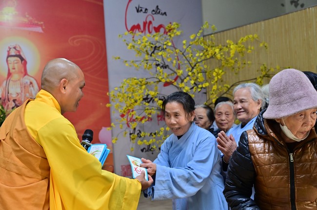 Preaching dharma at Co Am pagoda, Tu Phap pagoda, and Phuc Hai   pagoda in the tenth day of propagation trip in the Northern