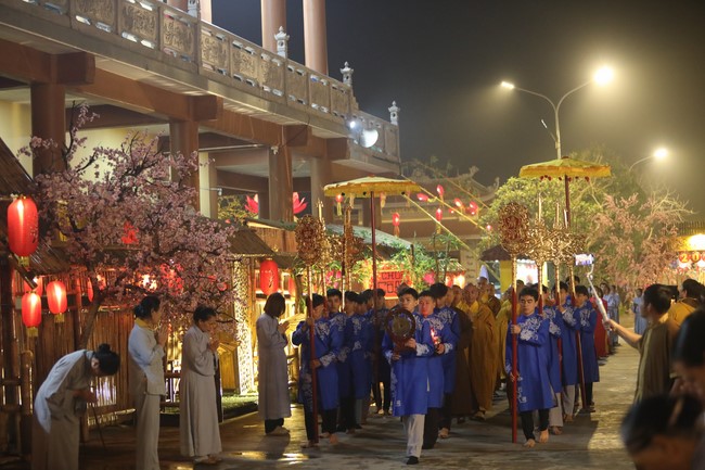 Preaching dharma at Co Am pagoda, Tu Phap pagoda, and Phuc Hai   pagoda in the tenth day of propagation trip in the Northern