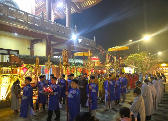 Preaching dharma at Co Am pagoda, Tu Phap pagoda, and Phuc Hai   pagoda in the tenth day of propagation trip in the Northern