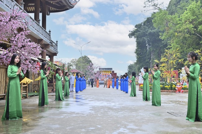 Preaching dharma at Co Am pagoda, Tu Phap pagoda, and Phuc Hai   pagoda in the tenth day of propagation trip in the Northern