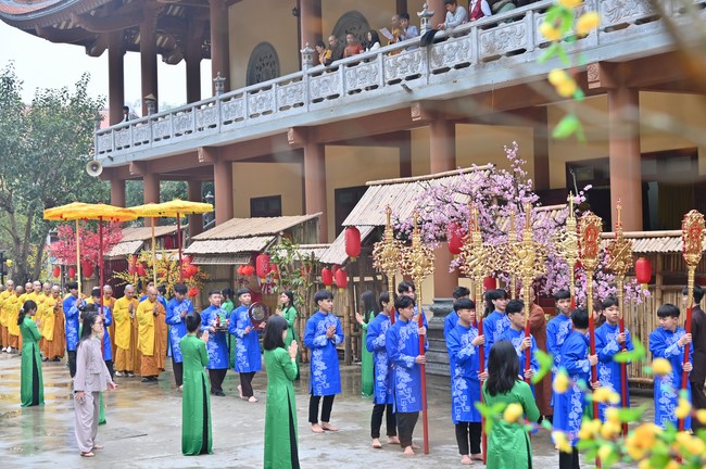 Preaching dharma at Co Am pagoda, Tu Phap pagoda, and Phuc Hai   pagoda in the tenth day of propagation trip in the Northern