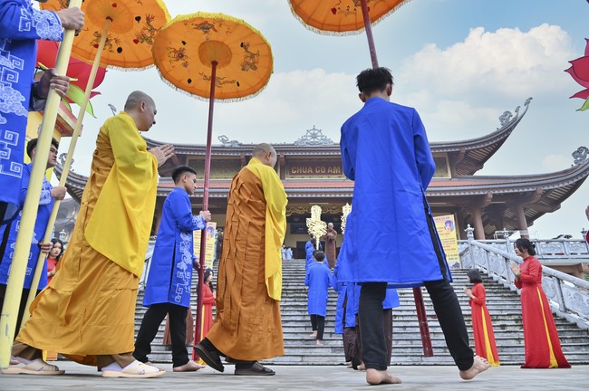 Preaching dharma at Co Am pagoda, Tu Phap pagoda, and Phuc Hai   pagoda in the tenth day of propagation trip in the Northern