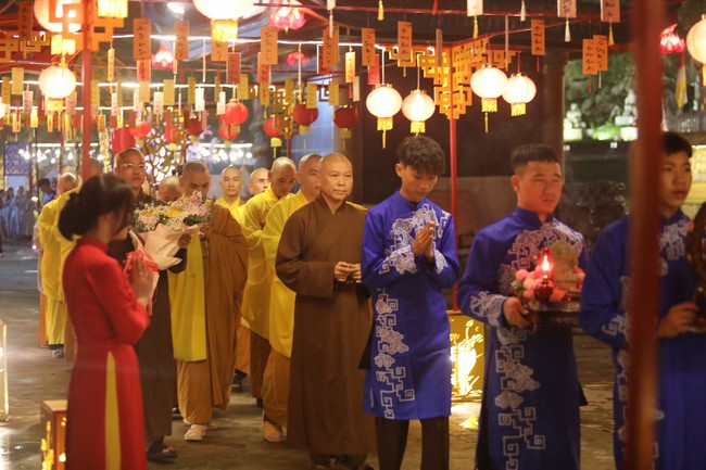 Preaching dharma at Co Am pagoda, Tu Phap pagoda, and Phuc Hai   pagoda in the tenth day of propagation trip in the Northern