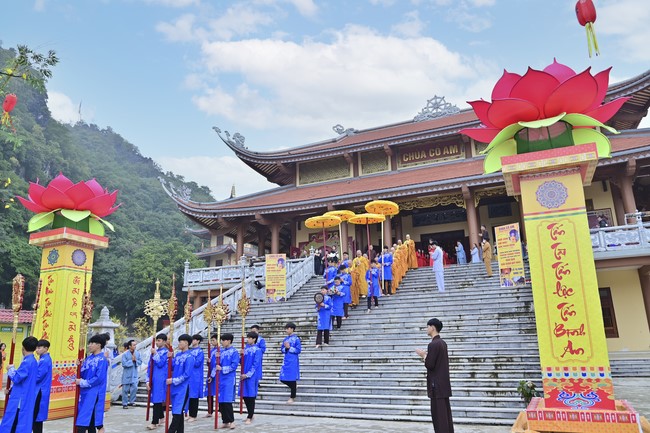 Preaching dharma at Co Am pagoda, Tu Phap pagoda, and Phuc Hai   pagoda in the tenth day of propagation trip in the Northern