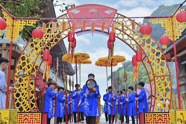 Preaching dharma at Co Am pagoda, Tu Phap pagoda, and Phuc Hai   pagoda in the tenth day of propagation trip in the Northern