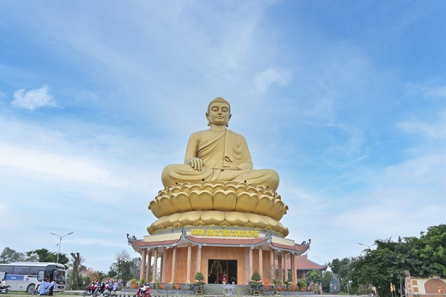 Ngày thứ mười hai, chuyến Phật sự miền Bắc, giảng pháp tại chùa Vạn Đại Phước – chùa Phúc Lạc