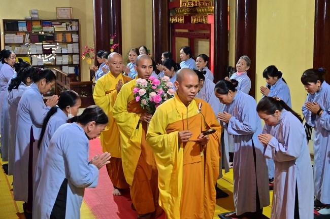 Ngày thứ mười hai, chuyến Phật sự miền Bắc, giảng pháp tại chùa Vạn Đại Phước – chùa Phúc Lạc