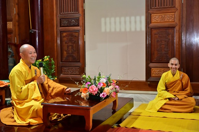 Ngày thứ mười hai, chuyến Phật sự miền Bắc, giảng pháp tại chùa Vạn Đại Phước – chùa Phúc Lạc