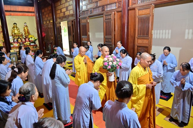 Ngày thứ mười hai, chuyến Phật sự miền Bắc, giảng pháp tại chùa Vạn Đại Phước – chùa Phúc Lạc