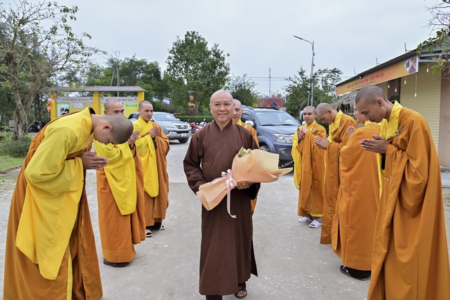 Ngày thứ mười hai, chuyến Phật sự miền Bắc, giảng pháp tại chùa Vạn Đại Phước – chùa Phúc Lạc