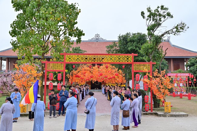 Ngày thứ mười hai, chuyến Phật sự miền Bắc, giảng pháp tại chùa Vạn Đại Phước – chùa Phúc Lạc