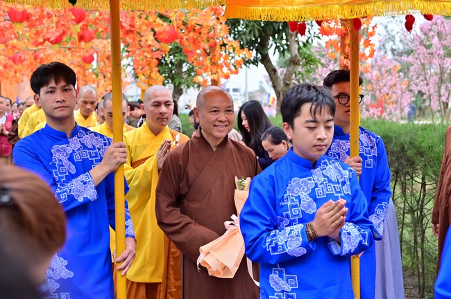 Ngày thứ mười hai, chuyến Phật sự miền Bắc, giảng pháp tại chùa Vạn Đại Phước – chùa Phúc Lạc